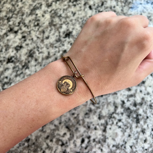 Alex and Ani Friendship Bracelet - Picture 1 of 2